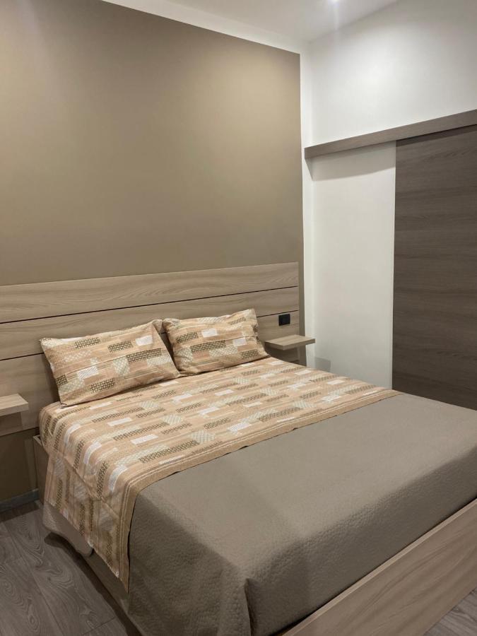 Holiday House Fifteen Катания Екстериор снимка